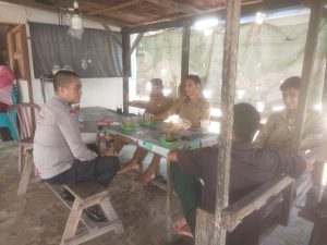 Menjelang Pemilu Damai, Bhabinkamtibmas Buluh Nipis Polsek Siak Hulu Beri Edukasi Dan Cooling System