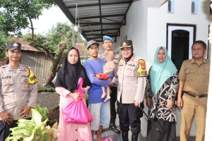 Kapolresta Cirebon Berikan Bantuan kepada Anak Asuh Stunting