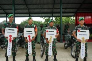 Dukung Pelaksanaan Tugas Babinsa, Danrem 143/HO Serahkan 30 Unit Sepeda Motor Bantuan Kasad