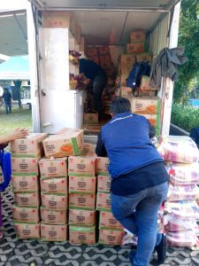 Pemprov DKI, Bekerjasama dengan Pt KCN dan food station (FS) Mengadakan tebus sembako murah di halaman kecamatan Cilincing