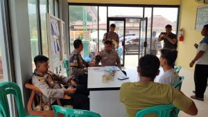 Wakapolresta Cirebon Pimpin Pengecekan Gudang Logistik Kecamatan dan Pemeriksaan Kesehatan Personel