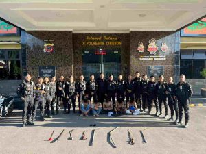 Gagalkan Tawuran, Tim Patroli Raimas Macan Kumbang 852 Polresta Cirebon Amankan 9 Pemuda Bersenjata Tajam