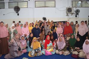 Jum’at Curhat, Kapolresta Cirebon Temui Ibu-Ibu di Desa Trusmi Kulon