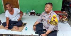 Bhabinkamtibmas Jatinegara Kaum Sambang Ketua Rt, Dalam Rangka Cooling System Pasca Pemilu
