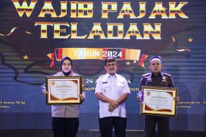 Kapolresta Cirebon Raih Penghargaan dalam Penganugerahan Wajib Pajak Teladan Tahun 2024