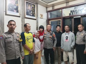 Respon Cepat Polsek Talun Berhasil Menemukan Keluarga Anak Yang Hilang