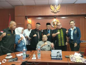 H. Nindin Dian Suarsa SH, SE, MM. Anggota Dewan Penasehat LKBPH PWI Pusat . Yuk kenalin Sosoknya.