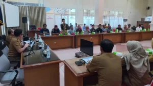 Warga Desa Palimanan Barat Kec Gempol Datangi Kantor Bupati Cirebon, Minta Warung Remang Remang Goa Macan Di Tutup