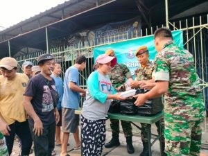 Batalyon Arhanud 6/BAY Menggelar Kegiatan Jumat Berkah Kepada Masyarakat Yang Membutuhkan.