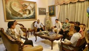 Menhan Prabowo Jenguk Jenderal TNI (Purn) Subagyo HS di Yogyakarta