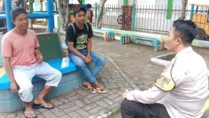 Bhabinkamtibmas Pulau Kelapa, Laksanakan Sambang Warga dalam Rangka Cooling System Pasca Pemilu 2024