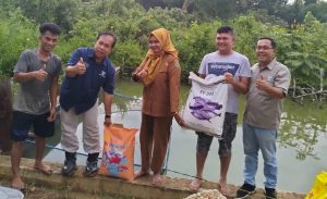 Asian Agri Dukung Kelompok Ternak Ikan, Tingkatkan Perekonomian Desa