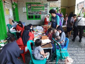 Bhabinkamtibmas Kelurahan Paseban Melakukan Monitoring Kegiatan Posyandu Lansia dan Balita