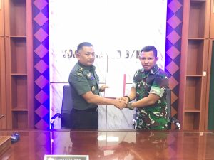 Kepala Staf Resimen Arhanud 1/Faletehan Letkol Arh M.Nahruddin Roshid SE.Memimpin Tradisi Korps Pemetiran Penerimaan Warga Resimen Arhanud 1/Faletehan