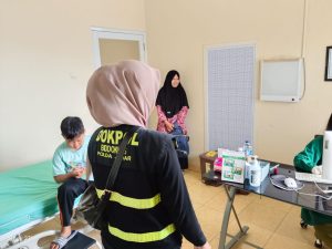 Wakapolresta Cirebon Berikan Bantuan kepada Anak Stunting