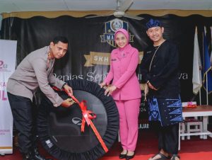 Jelang Hari Bhayangkara, Kapolres Metro Tangerang Kota Serahkan Bantuan Alkes ke SLB di Pinang