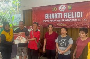 Menjelang Hari Bhayangkara Ke – 78, Polres Metro Tangerang Kota Gelar Bakti Religi dan Bebersih Bantaran Sungai Angke
