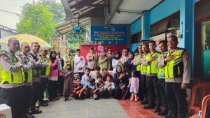 Polsek Cempaka Putih Berikan Bantuan Sosial Kepada Anak Yatim