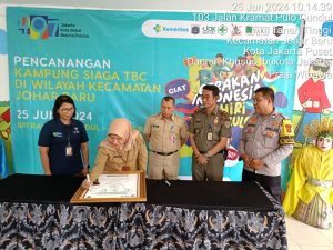 Bhabinkamtibmas Tanah Tinggi Bersama Babinsa dan Satpol PP, Menghadiri Kegiatan Pencangan Kampung Siaga TBC