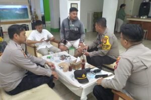 Reaksi Cepat Personil Polsek Metro Menteng Terkait Orang Tak di Kenal Mendatangi Kantor Sekertariat Rw. 01 Cikini