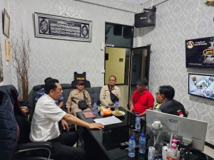 Kanit Reskrim Polsek Johar Baru Bersama FKDM Membahas Pencegahan Tawuran.