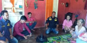 Pt. Wiratama Persada Mandiri, giat sosial membagikan beras kepada warga kurang mampu.