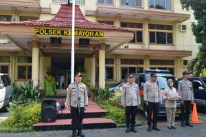 Polsek Kemayoran melaksanakan Apel pimpinan yang diambil langsung oleh Kapolsek