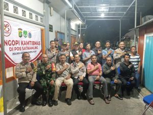 Kapolsek Metro Gambir Kedepankan Restorative Justice Lewat Program Ngopi Kamtibmas Di Pos Satkamling