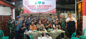 “Ngopi Kamtibmas” Kapolsek Bersama Warga Di Poskamling RW 07 Kelurahan Kampung Rawa.