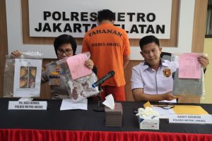 Polisi Ringkus Pelaku Penusuk Wanita Dalam Mobil Di Jakarta Selatan