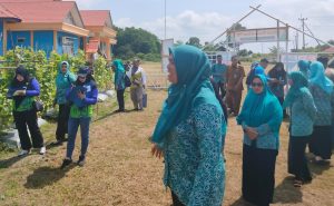 Tim Penilaian TP, PKK Kabupaten Lingga melakukan penilaian Kebun PKK Di Wilayah Kecamatan Singkep Selatan.