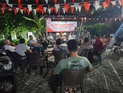 Duduk Bareng Warga Ngopi Kamtibmas Membahas Kamtibmas Di RT 18 RW 05 Kelurahan Karet Tengsin