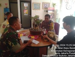 Bhabinkamtibmas Kelurahan Kemayoran Melaksanakan Kegiatan Sambang Dan Patroli Dialogis