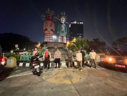 Polsek Kemayoran Yang Dipimpin Oleh Perwira Pengendali Melaksanakan Patroli Cipta Kondisi 3 Pilar