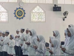 EDSA UIA Salurkan Bantuan ke Pesantren Yatim As Syafi’iyah