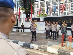 Pengamanan Aksi Unras dari Berbagai Elemen Masyarakat ke Kantor KPU R.I
