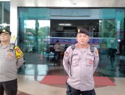 Polsek Kemayoran Melakukan Pengamanan Aksi Unjuk Rasa Di Mega Glodok Kemayoran Jakarta Pusat.