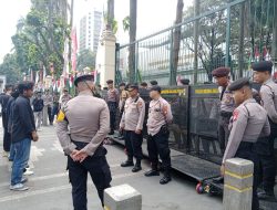 Kompol Pengky Pimpin Pengamanan Unjuk Rasa Oleh Serikat Mahasiswa Indonesia Cabang Yogyakarta Di Kantor Kemendikbud Dan Ristek RI