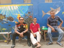 Patroli Wilayah Bhabinkamtibmas Kelurahan Kampung Rawa Monitoring Perbaikan Saluran Air.