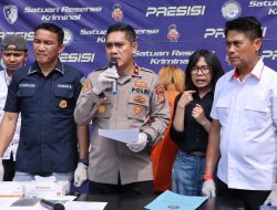 2 remaja Kelompok GARSEL Hendak Tawuran Di Kebon Jeruk Diamankan Polisi, Celurit hingga pedang diamankan