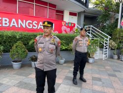 Wakapolsek Metro Menteng KOMPOL II SUTASMAN, S.H, M.H Pimpin Apel Pengamanan Antisipasi Aksi Unjuk Rasa di Depan Polsubsektor Thamrin Menteng Jakarta Pusat