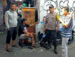 Bhabinkamtibmas Kelurahan Galur Melaksanakan Sambang Wilayah Interaksi dan Komunikasi Sosial Dengan Ketua RT dan Warga