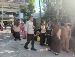 Bhabinkamtibmas Kelurahan Serdang Melakukan Kegiatan Sambang dan Patroli Dialogis