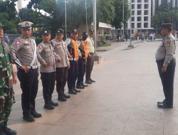 Panit Sabhara Pimpin Apel Tiga Pilar Di Halaman Masjid Iatiqlal