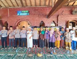 Polresta Cirebon Gelar Jumat Curhat di Masjid Kramat Al Karomah Depok