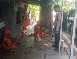 Bhabinkamtibmas Pegangsaaan Memantau Giat Normalisasi Saluran Air, Menteng