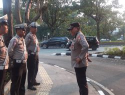 Kapolsubsektor Sabang Antisipasi Lintasan Penonton Di Fly Over Ladogi