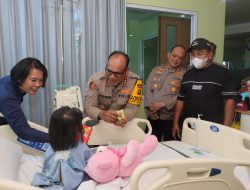 Kapolres Jakut Jenguk Anak Korban Penyiksaan Ibu Tiri di RS Koja