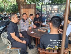 Berikan Rasa Aman, Bhabinkamtibmas Kunjungi Karyawan Pelataran Senayan