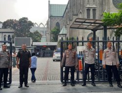Pengamanan Ibadah Jemaat Di Gereja Katredal